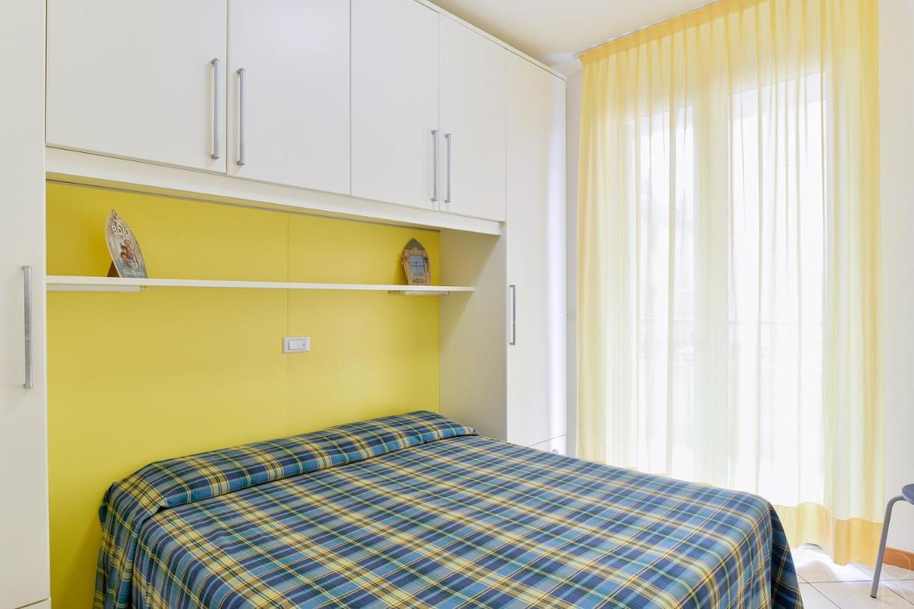 Maestrale Canova Apartments Каорле Екстер'єр фото