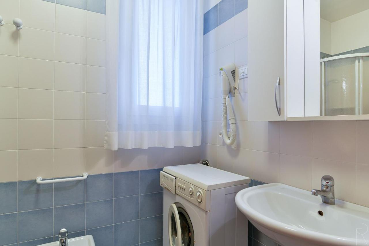 Maestrale Canova Apartments Каорле Екстер'єр фото