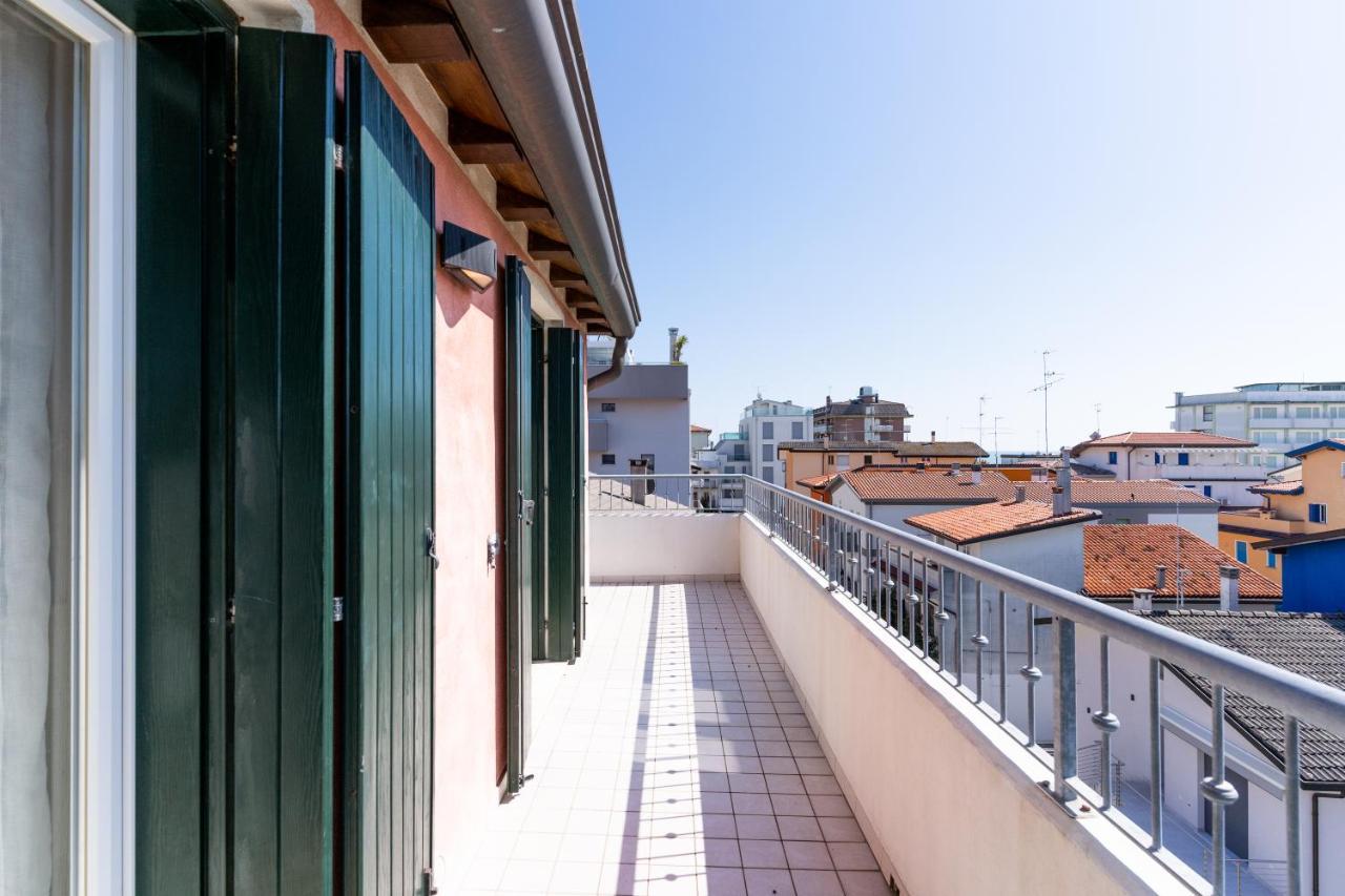 Maestrale Canova Apartments Каорле Екстер'єр фото