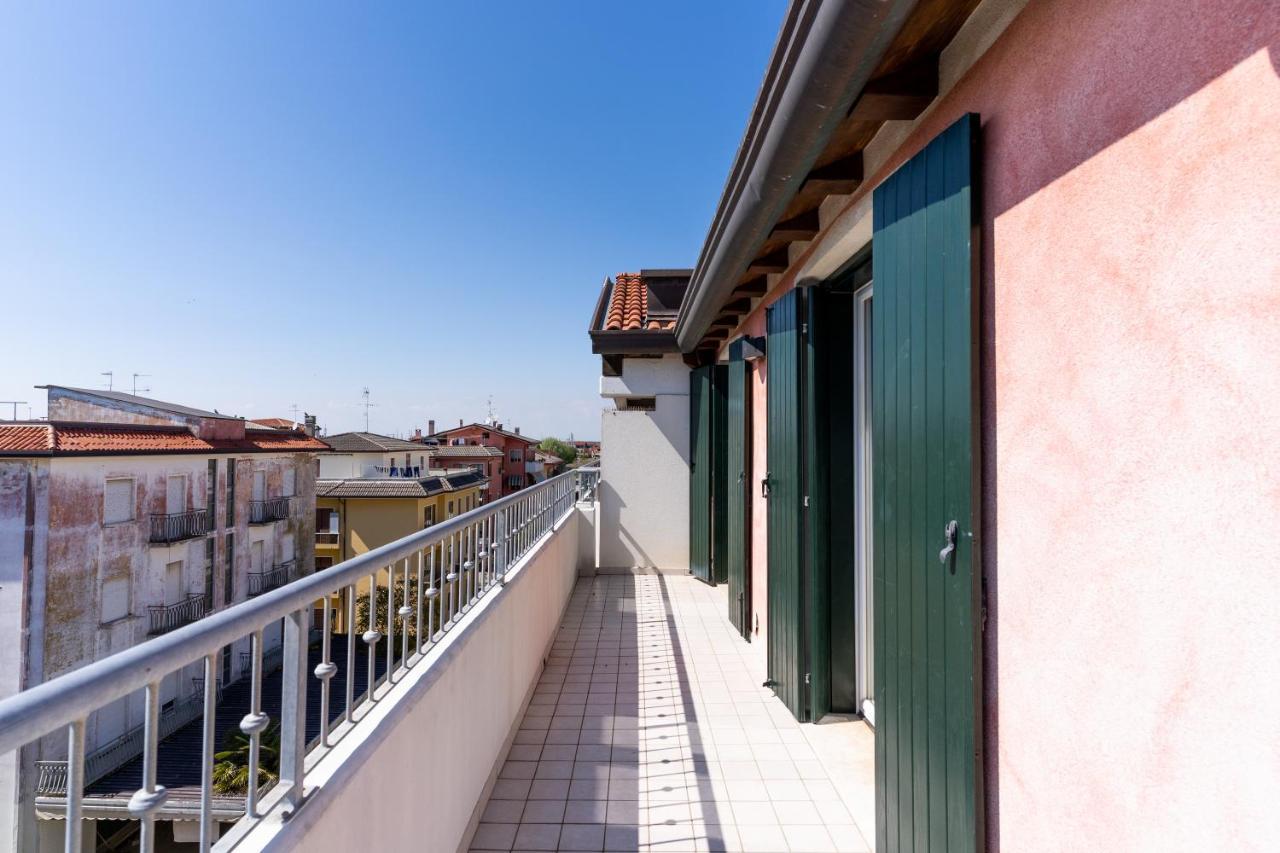 Maestrale Canova Apartments Каорле Екстер'єр фото