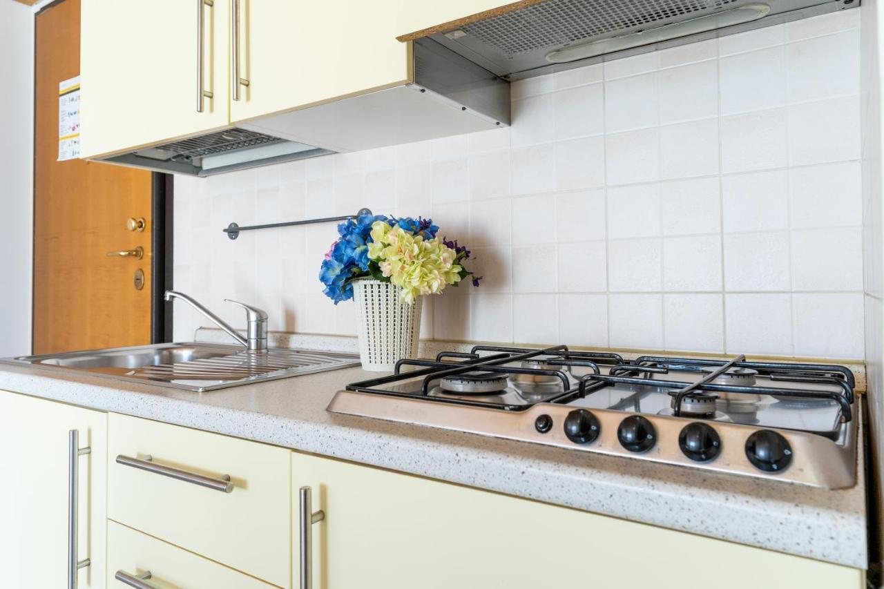 Maestrale Canova Apartments Каорле Екстер'єр фото