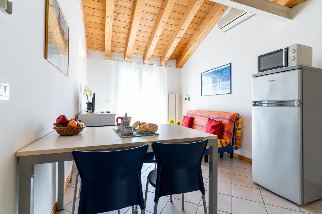 Maestrale Canova Apartments Каорле Екстер'єр фото